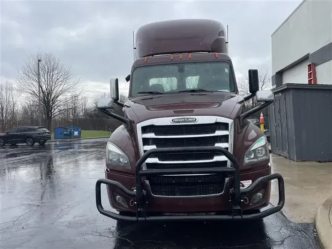 2019 FREIGHTLINER CA126