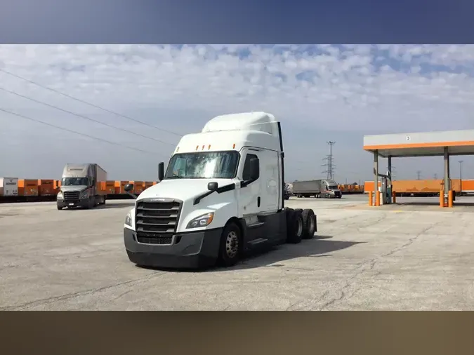 2021 Freightliner Cascadia 126