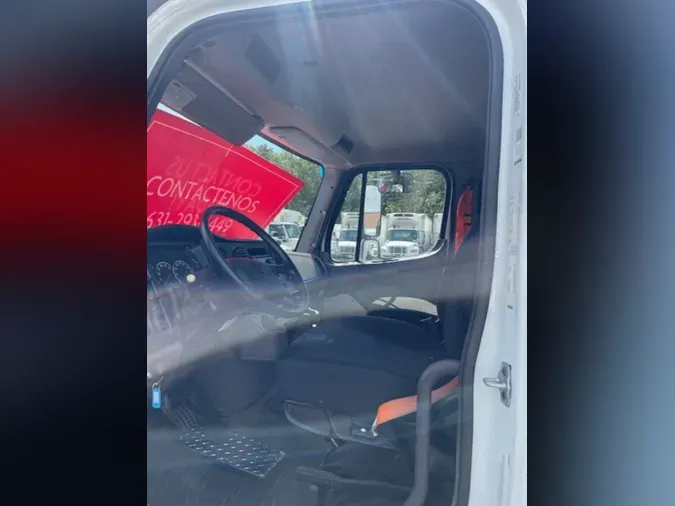 2019 FREIGHTLINER M2 106
