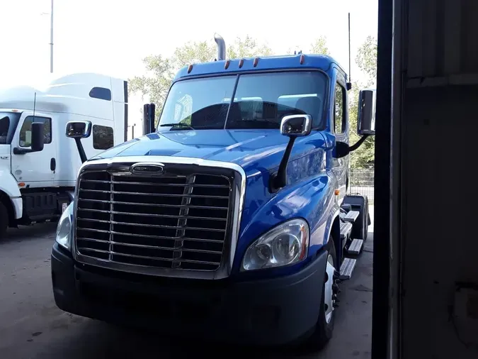 2019 FREIGHTLINER CASCADIA 1250863438fc7af4d5d650f1db35df1fdd9