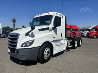 2018 FREIGHTLINER CASCADIA 126