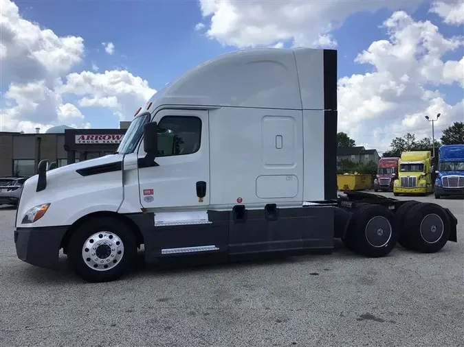 2019 FREIGHTLINER CASCADEVO1