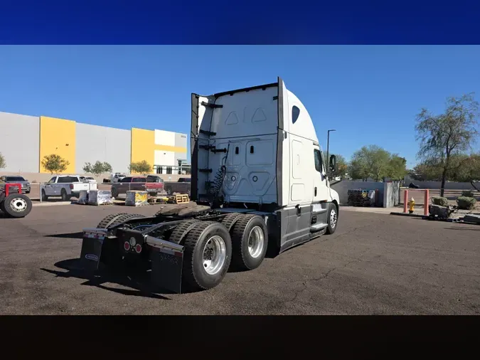 2024 Freightliner Cascadia 126086ecd41c2f4f8c79f750357d3e51e8c