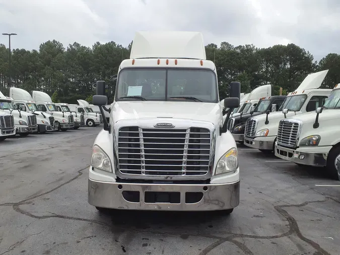 2018 FREIGHTLINER/MERCEDES CASCADIA 125