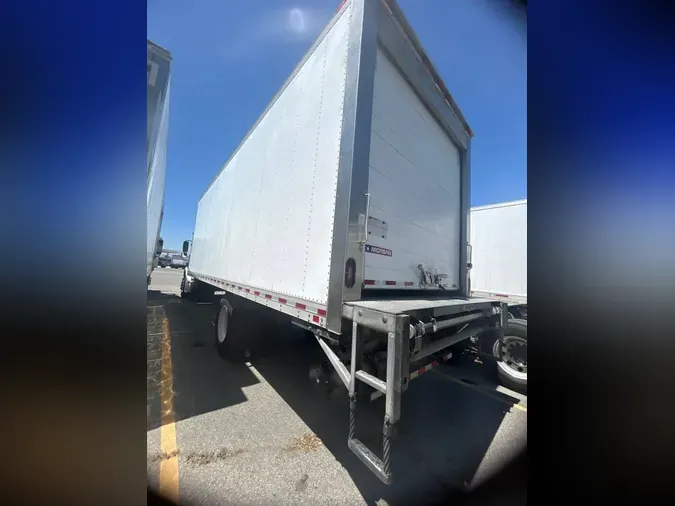 2019 FREIGHTLINER M2 106