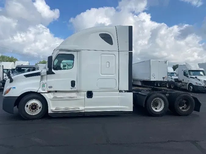 2020 Freightliner T12664ST