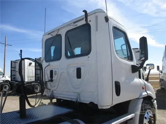 2016 FREIGHTLINER CASCADIA 113