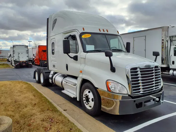 2019 FREIGHTLINER/MERCEDES CASCADIA 125