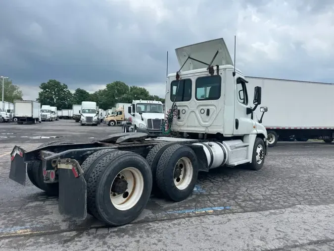 2019 FREIGHTLINER CASCADIA 125