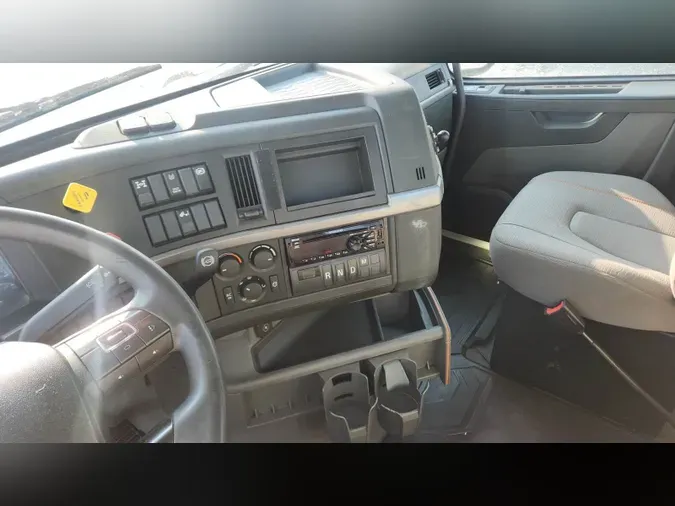 2019 Volvo VNL300