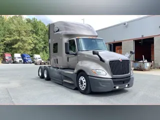 2022 International LT