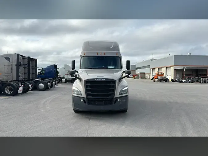 2023 Freightliner Cascadia 12608839012eac4b3c0ad09ead95b5280ab