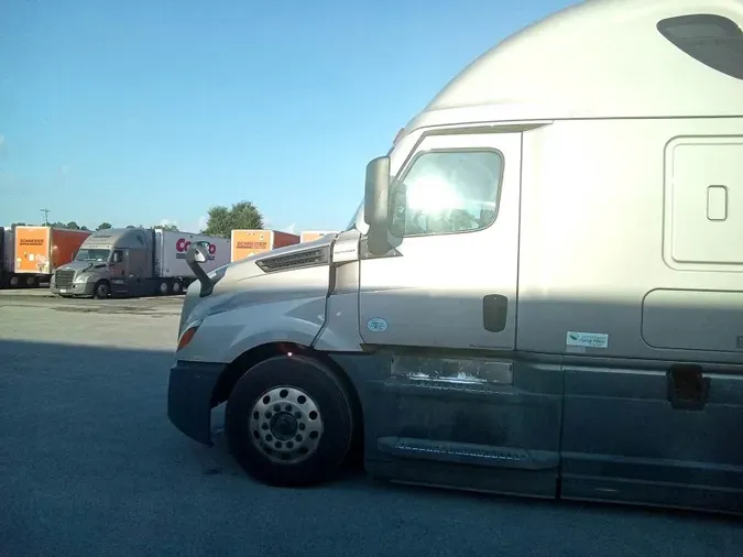 2023 Freightliner Cascadia 126