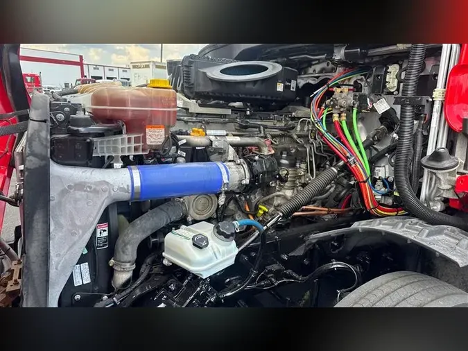 2021 FREIGHTLINER CA126