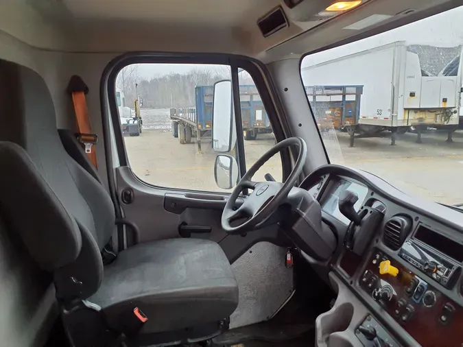 2019 FREIGHTLINER/MERCEDES M2 106