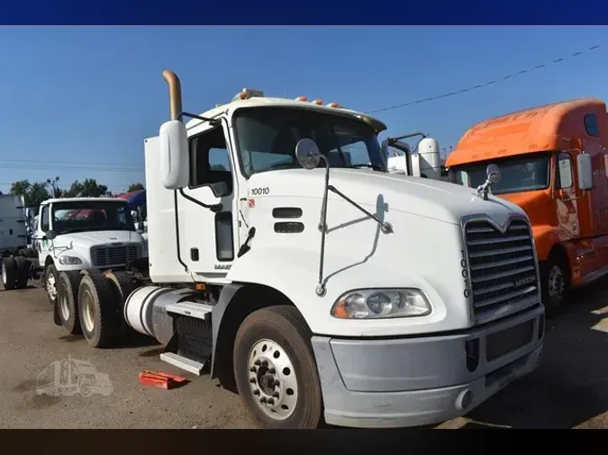 2013 MACK PINNACLE CXU613
