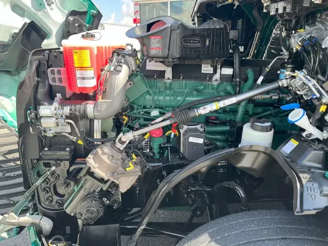 2026 VOLVO VNL64T860