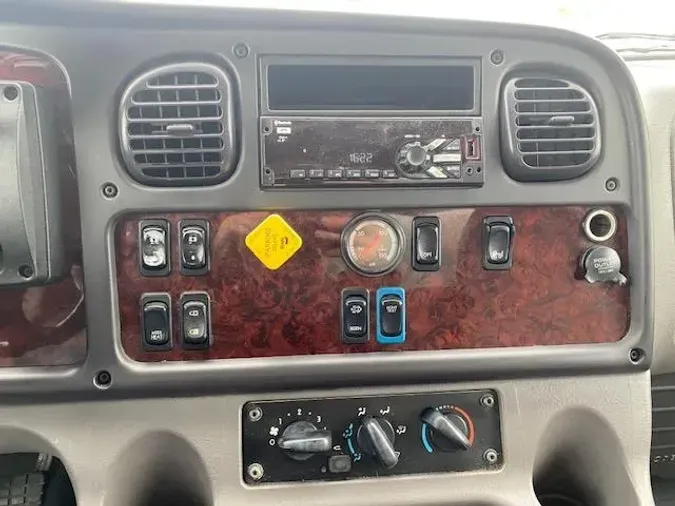 2020 Freightliner Business Class M2 10608952d07808a2eedad4f2c50baecc7be