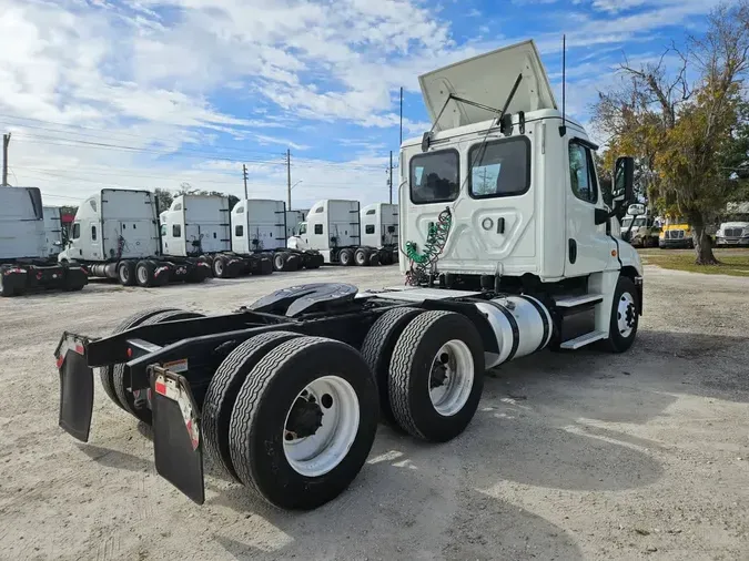 2018 FREIGHTLINER/MERCEDES CASCADIA 125