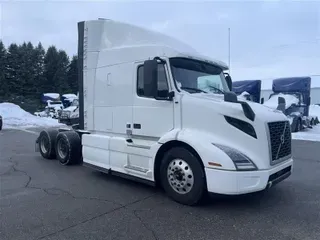 2021 VOLVO VNR640