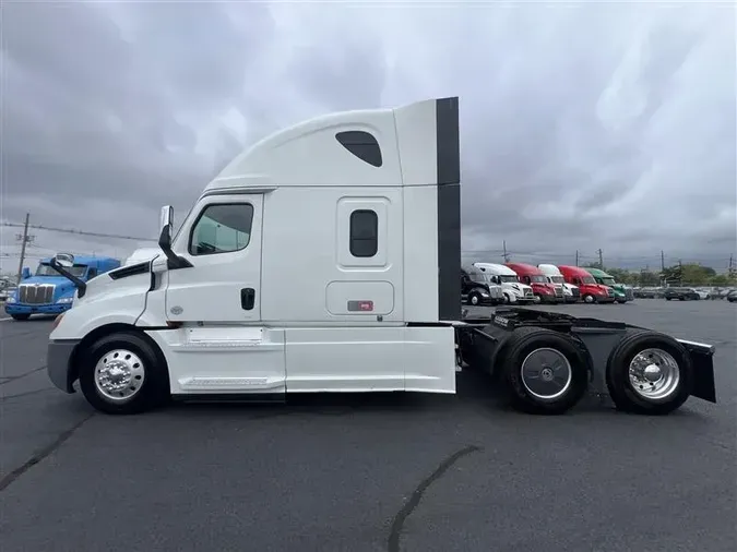 2020 FREIGHTLINER CASCADEVO1