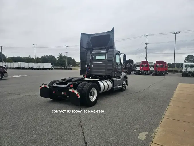 2019 VOLVO VNL42T 300