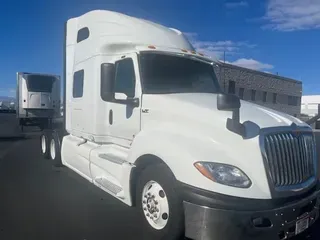 2019 NAVISTAR INTERNATIONAL LT625 SLPR CAB