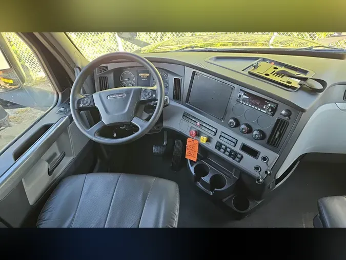 2021 Freightliner Cascadia 126