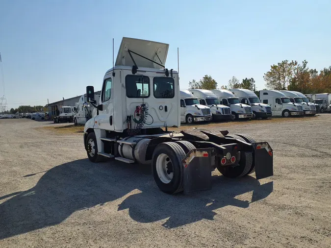 2018 FREIGHTLINER/MERCEDES CASCADIA 125