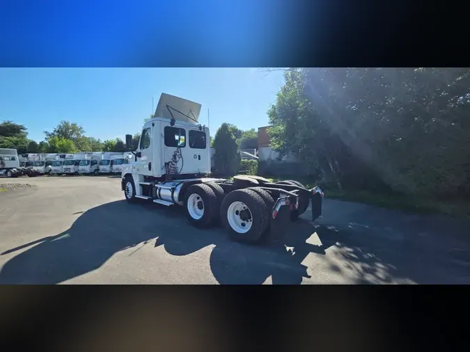 2020 FREIGHTLINER/MERCEDES CASCADIA 125