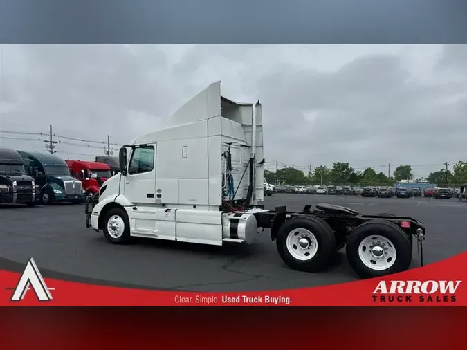 2020 VOLVO VNR640
