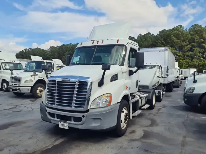2019 FREIGHTLINER/MERCEDES CASCADIA 113