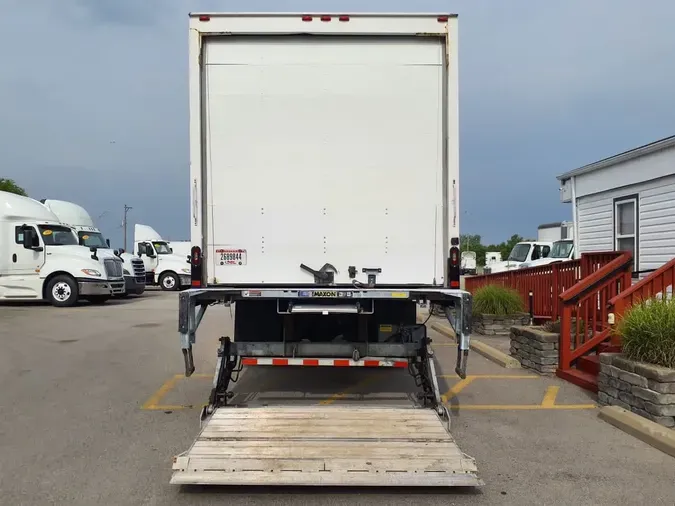 2018 FREIGHTLINER M2 106