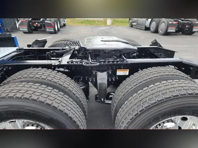 2021 FREIGHTLINER CA126