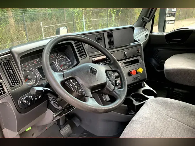 2021 INT LT625 6x4