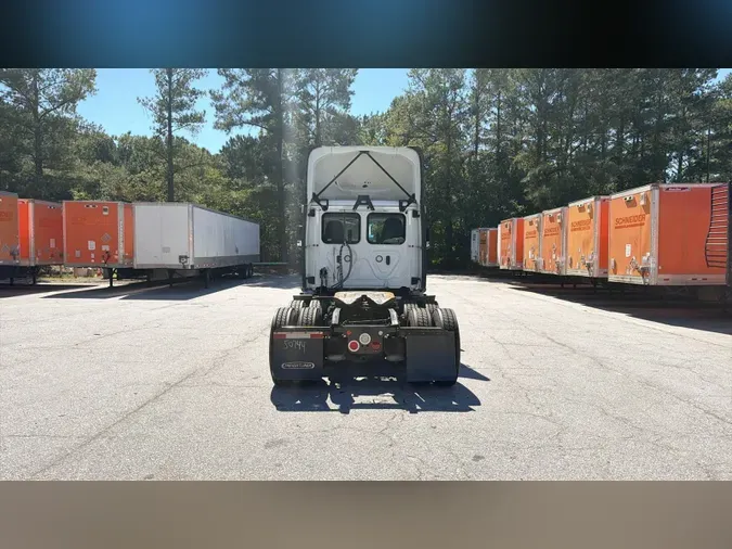 2020 Freightliner Cascadia 126
