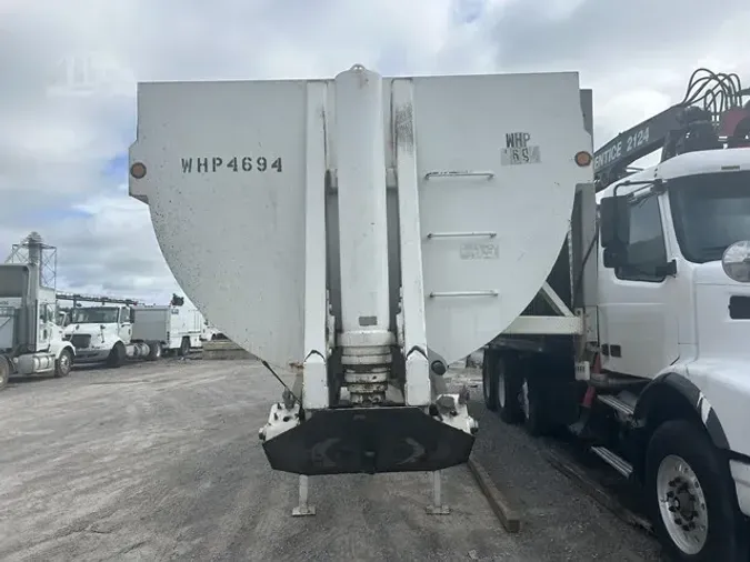 2005 CLEMENT 32 FT END DUMP