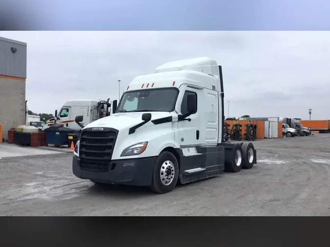 2021 Freightliner Cascadia 126