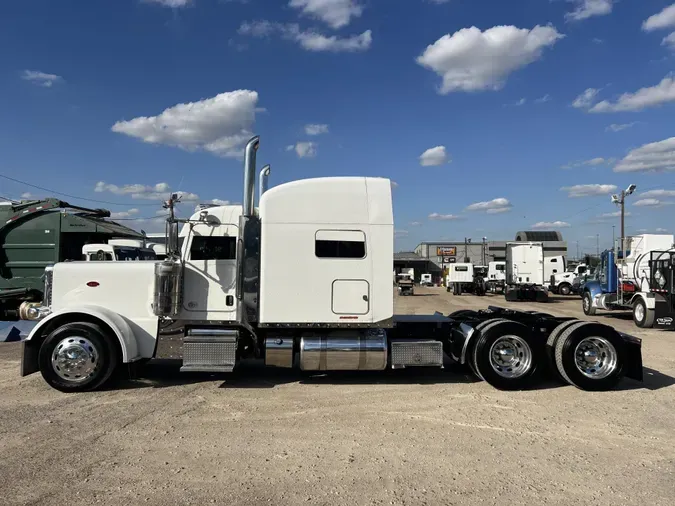 2020 Peterbilt 389