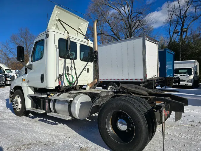 2000 FREIGHTLINER/MERCEDES TC6H042