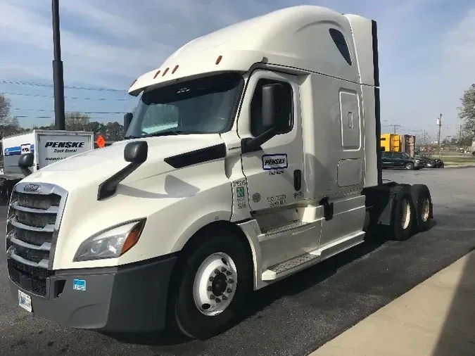 2018 Freightliner T12664ST