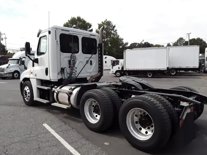 2018 FREIGHTLINER/MERCEDES CASCADIA 125