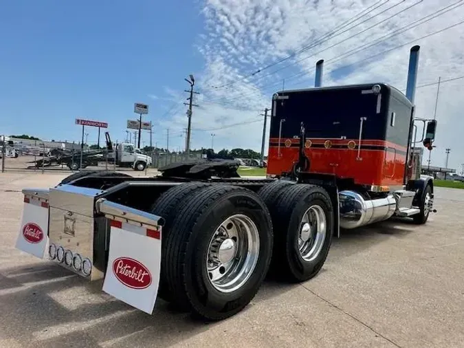2021 Peterbilt 389