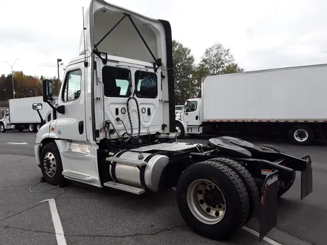 2018 FREIGHTLINER/MERCEDES CASCADIA 113