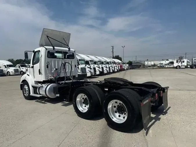 2023 Freightliner Business Class M2 112