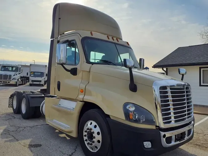 2019 FREIGHTLINER/MERCEDES CASCADIA 125
