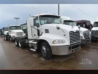 2012 MACK PINNACLE CXU613