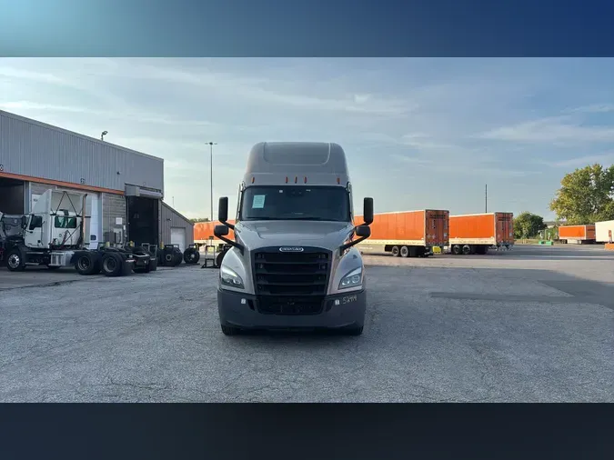 2022 Freightliner Cascadia 126