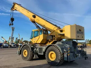 2010 GROVE RT-760E