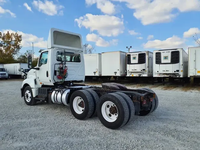 2019 NAVISTAR INTERNATIONAL LT625 DAYCAB T/A08c1101d59a9687f424638551894265b